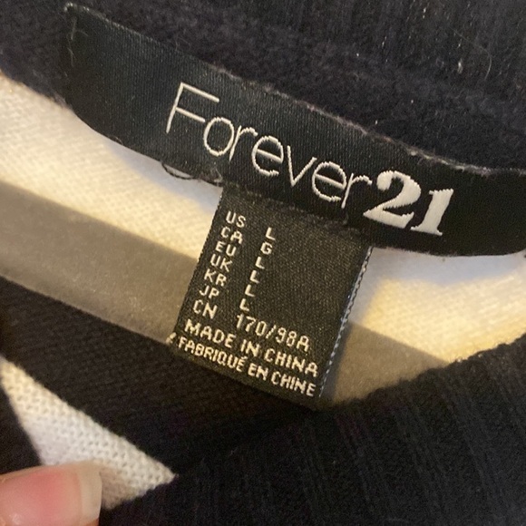 Forever 21 womens sweater; size large - Picture 3 of 5
